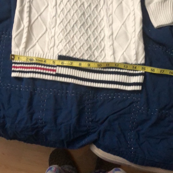 Free assembly sweater - Picture 11 of 13